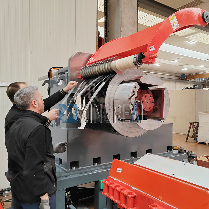 Инсталационна услуга -Нахранена линия на бобината в Италия в Италия