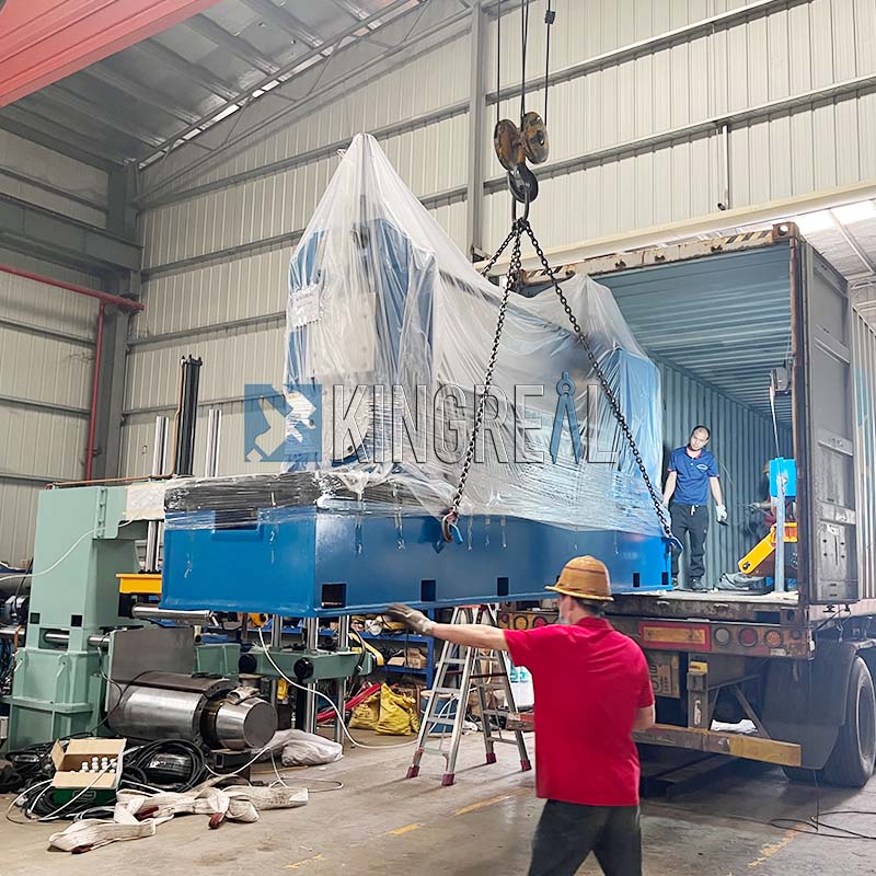 Алуминиева прорезка, изпратена до Русия